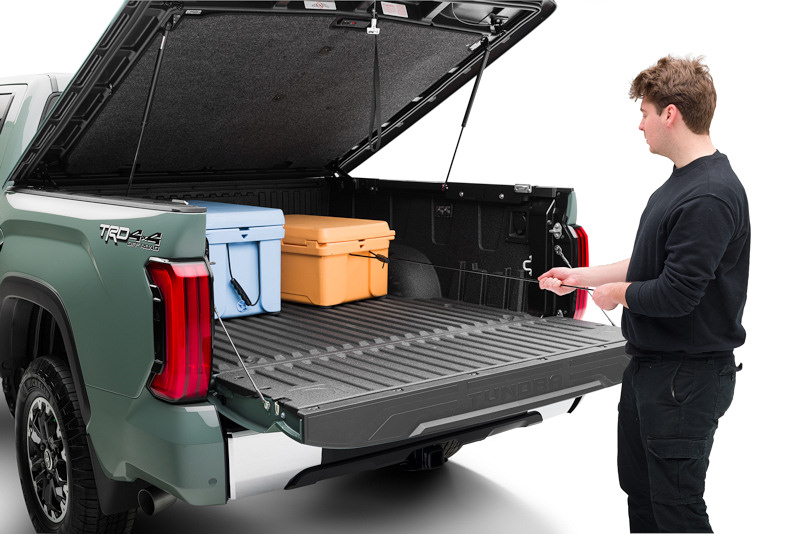 RealTruck A.R.E. LS3 Tonneau Cover