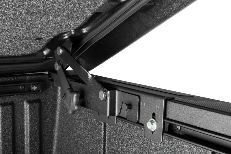 RealTruck A.R.E. LS3 Tonneau Cover